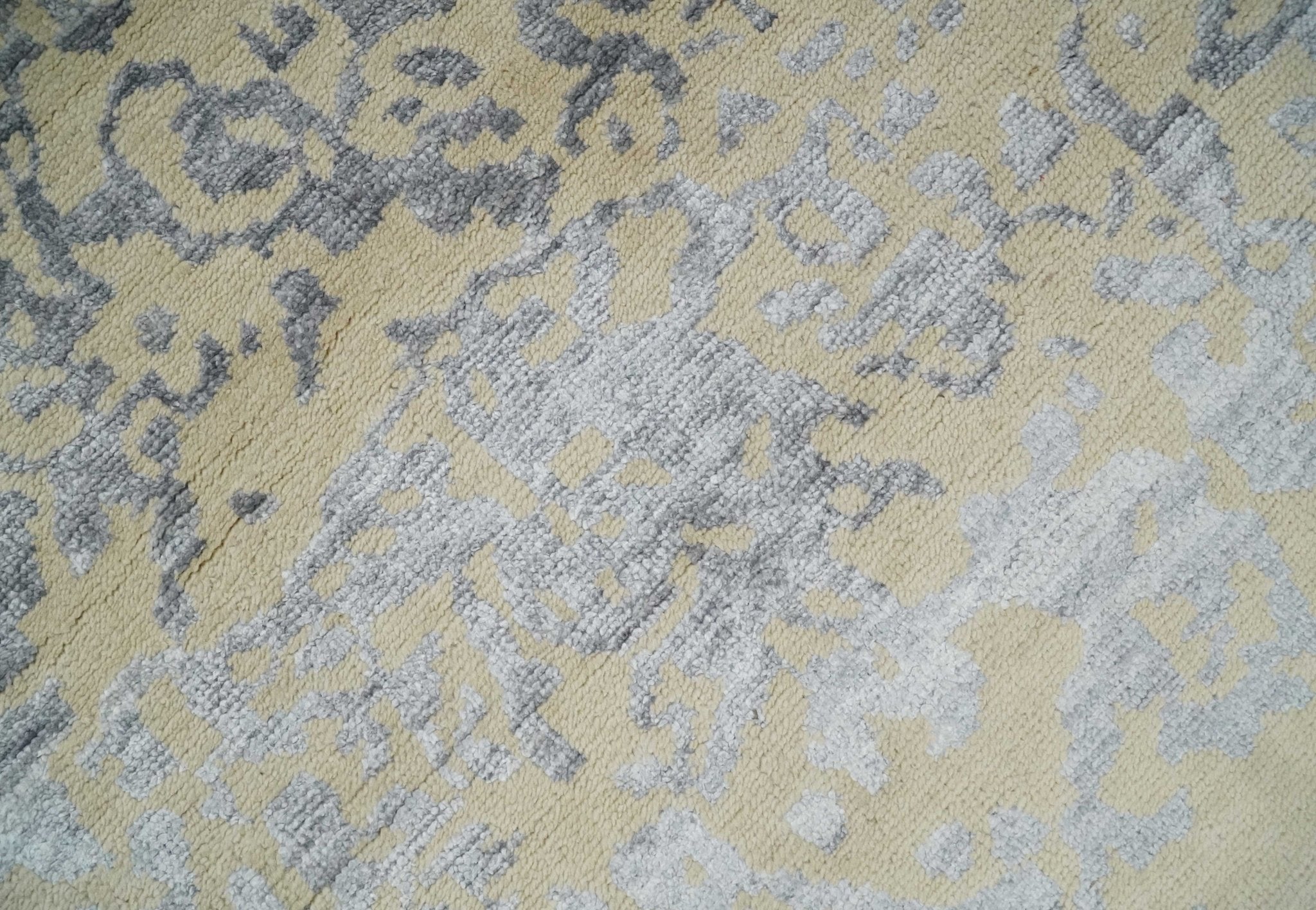 Calabasas Medallion Bamboo Silk Rug